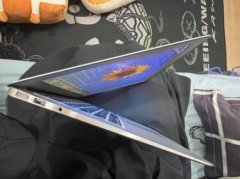 苹果笔记本电脑超薄Air闲置转让